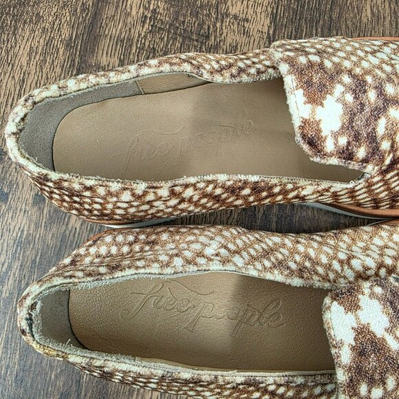 Free People Snake Eye Velvet Loafers 40 9.5 Brown Cream Slip On Comfort Casual - Picture 3 of 13